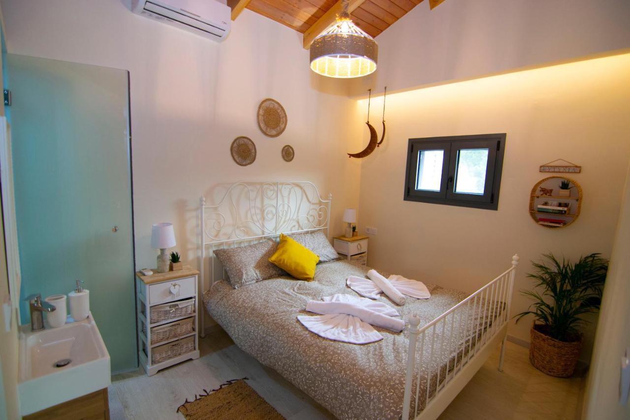 Ampelos Cretan Villa - Private Pool & Heated Ozone Jacuzzi Yerolákkos 외부 사진